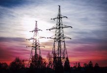 Torm jรคttis majapidamised elektrita