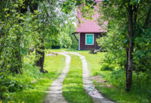 Pahkla ja Suurekivi – külad Raplamaa põhja- ja idatipus