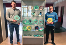 Kehtna raamatukogus näeb mängimiseks liiga hinnalisi discgolfi kettaid