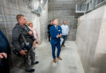 FOTOD, VIDEO: Järvakandis avati innovaatiline klaasvahtkillustikku tootev tehas