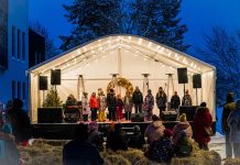 Rapla keskväljak muutus jõuluvõlumaaks