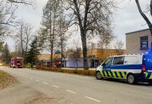 Vana-Vigala toidukaupluse katusel lahvatas tulekahju