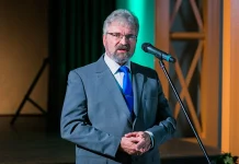 Tõnis Blank lõpetab töö Rapla Kesklinna kooli direktorina