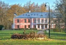 KUKITEMUKI: Lugu Tõstamaa suveteatrist, milles tulevad jutuks Hiina, muuseumid ja Jack White