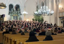 Eesti Segakooride Liidu advendikontsert tõi Rapla kirikusse 250 lauljat